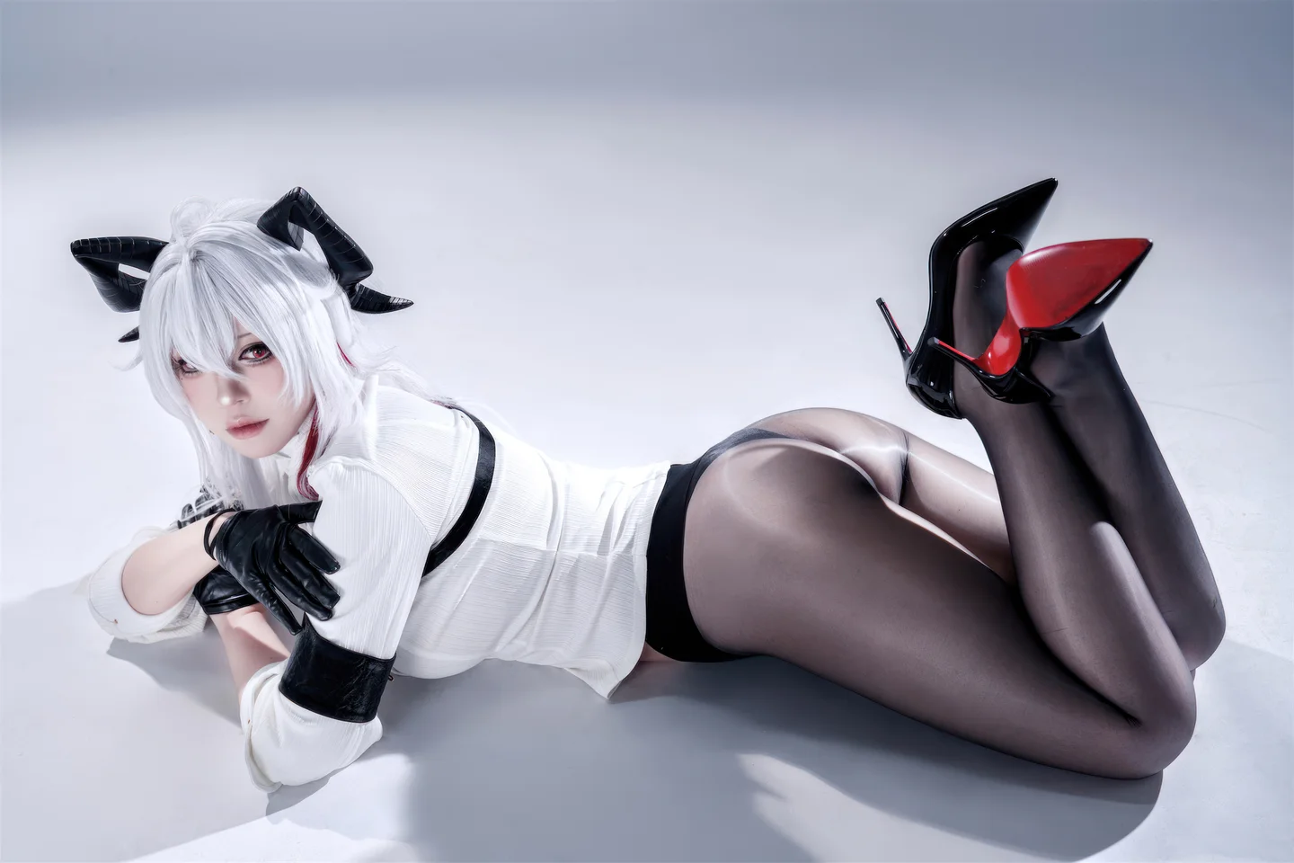 半半子 - No.101 鸣潮·赞妮 [57P-202MB] tg@simisebaisi 【丝足阁】027.webp